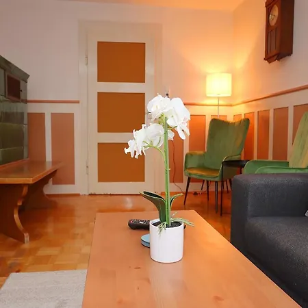 Mountain Biker S Farmstay, Cleaning Included 아파트 빌린겐슈베닝겐