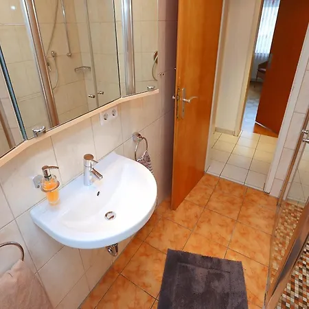 Mountain Biker S Farmstay, Cleaning Included *